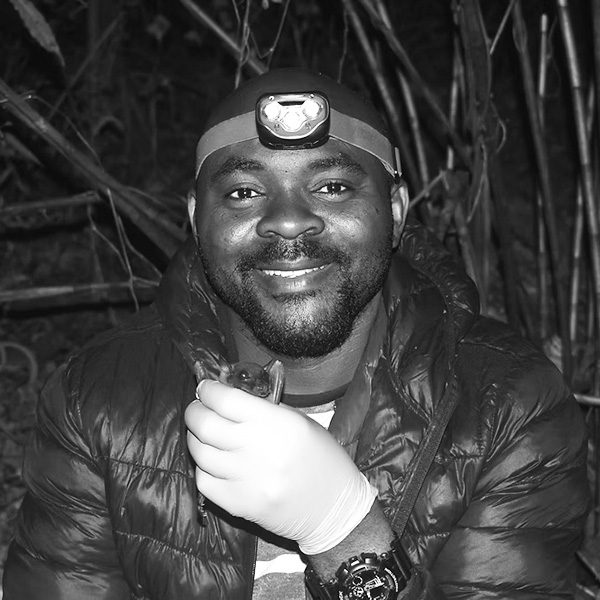 Ben_Holding_a_bat_BW